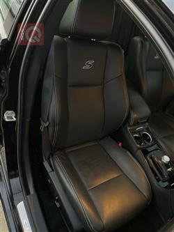 کرایسلەر 300